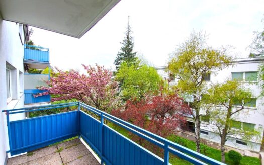 Helle 3 Zimmer Balkonwohnung in Grünruhelage