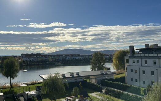 Exklusive 3-Zimmer-Dachgeschossresidenz mit Sunset-Terrasse & privatem Seezugang