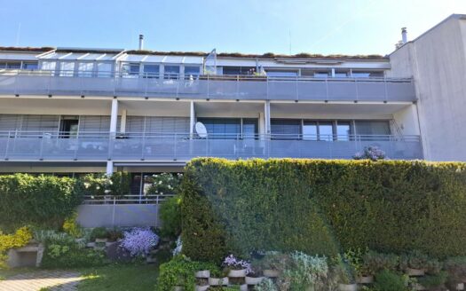 Stilvolle Dachgeschosswohnung mit großer Terrasse & Weitblick