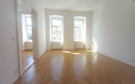 Helle Altbauwohnung mit neuer Küche & Top-Lage nahe Elterleinplatz!